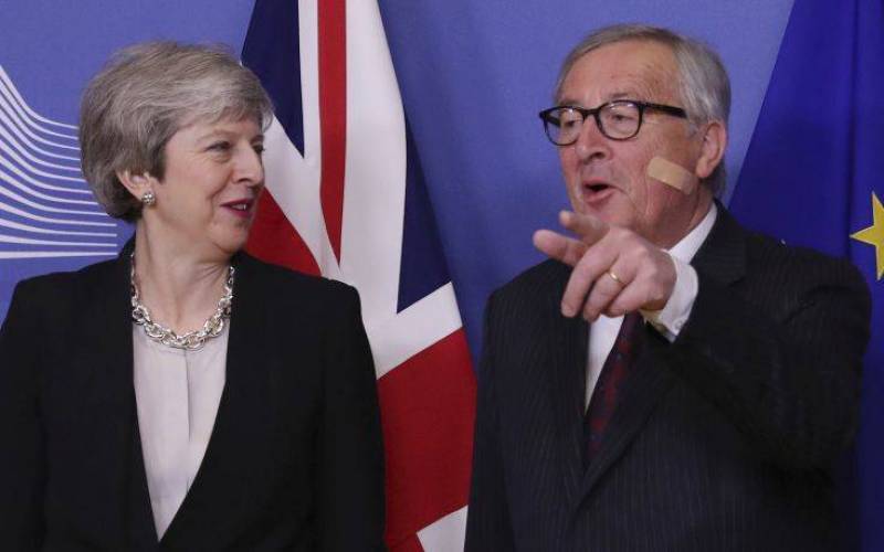 Γιούνκερ: Δεν θα υπάρξει απόφαση για το Brexit αυτή την εβδομάδα