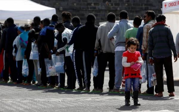 Λέσβος: 1.650 πρόσφυγες και μετανάστες μεταφέρθηκαν στην ηπειρωτική Ελλάδα