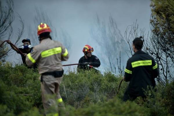 Μεγάλος κίνδυνος πυρκαγιάς και αύριο στην Πελοπόννησο