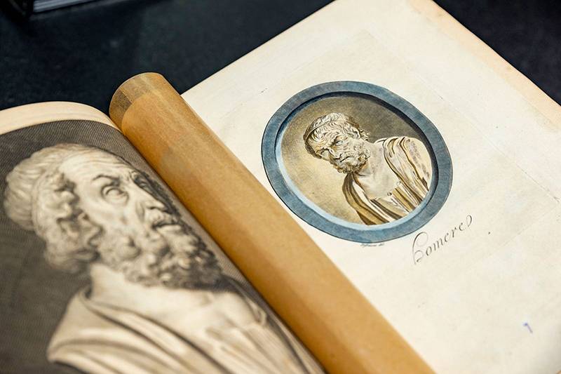 &quot;Ο Ομηρος στη Γεννάδειο Βιβλιοθήκη&quot; - Σπάνιες εκδόσεις πλαισιώνουν την πρώτη έκθεση του ιδρύματος που είναι αφιερωμένη στον Όμηρο