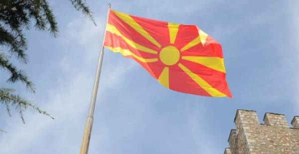 Πανηγυρίζουν τα ΜΜΕ της ΠΓΔΜ για την ψήφο εμπιστοσύνης στην ελληνική κυβέρνηση