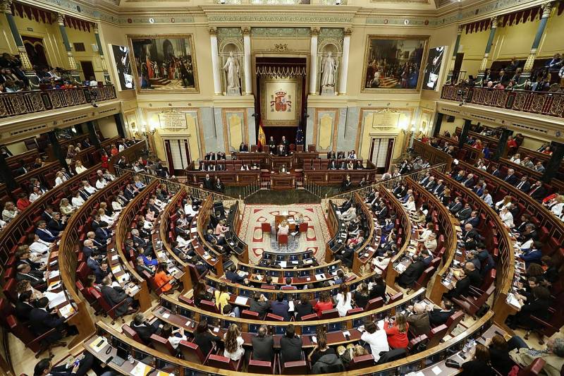Ισπανία: Ξεκινά η θητεία της νέας Βουλής