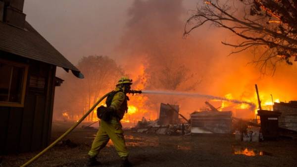 ΗΠΑ: Πυρκαγιά σάρωσε μεγάλα τμήματα στην πόλη Πάρανταϊς