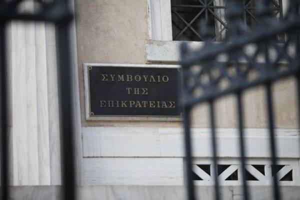 ΣτΕ: Επικυρώθηκε η απόλυση εφοριακού που είχε ζητήσει μίζα 100.000 ευρώ