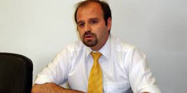 Ομόφωνη καταδίκη του Γιώργου Μπέζου από το Περιφερειακό Συμβούλιο Πελοποννήσου