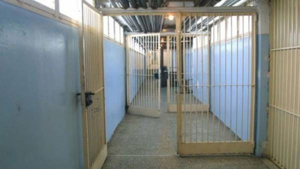 Φυλακές Νιγρίτας: Ανήλικη προσπάθησε να περάσει 190 χάπια στον κρατούμενο πατέρα της
