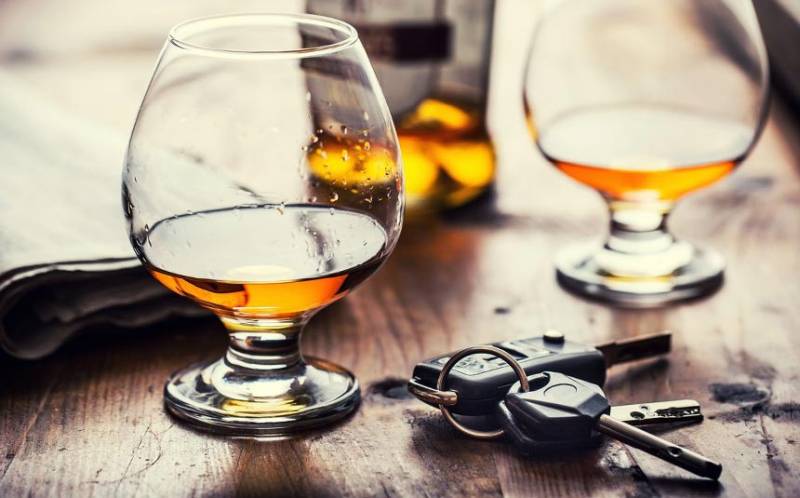 Η σχέση αλκοόλ - τροχαίων σε αριθμούς: Πόσο αυξάνονται οι πιθανότητες ατυχήματος