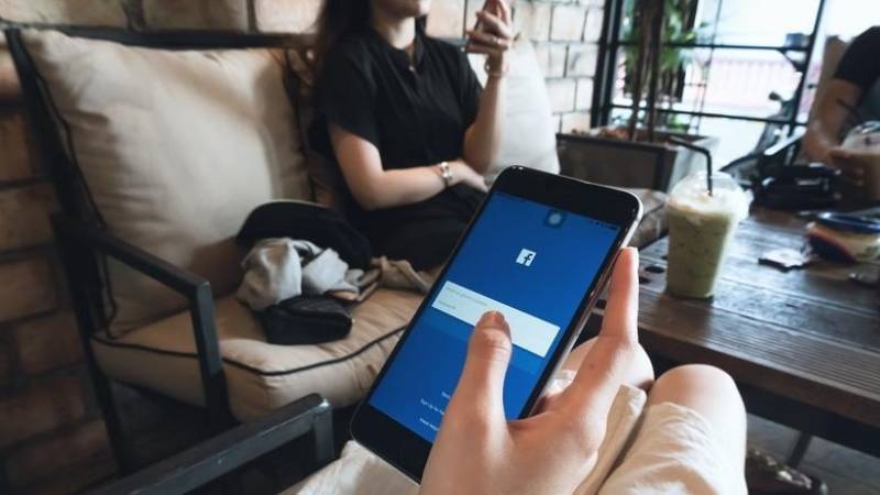 Facebook: Λάθος στο λογισμικό κοινοποίησε προσωπικά μηνύματα 14 εκατ. χρηστών
