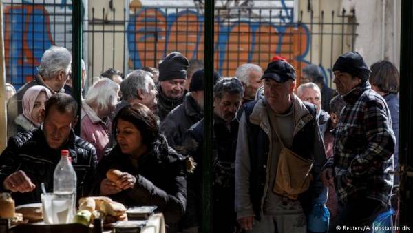 Γερμανικά ΜΜΕ: Οι Ελληνες γίνονται όλο και πιο φτωχοί