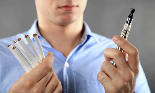 Ηλεκτρονικό τσιγάρο: Έρευνα για το αν θεωρείται επιβλαβές – Το προτιμούν οι πιο μορφωμένοι!