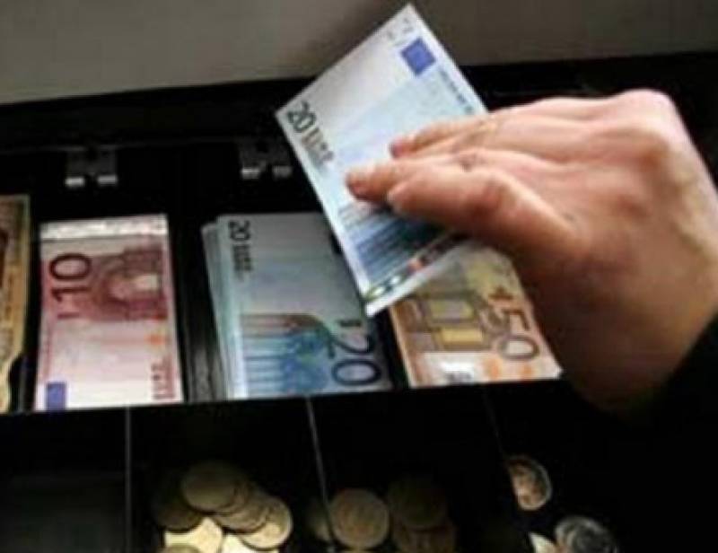 Καλαμάτα: Βούτηξε 30 ευρώ αλλά τον πρόδωσαν τα χαρτιά