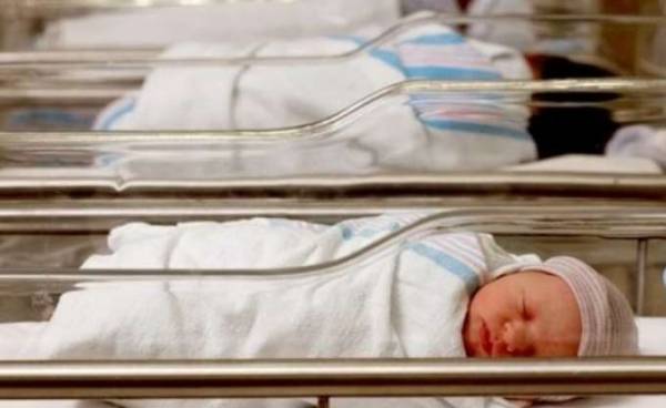 Στην Ελλάδα τα χαμηλότερα ποσοστά γεννήσεων εκτός γάμου στην ΕΕ