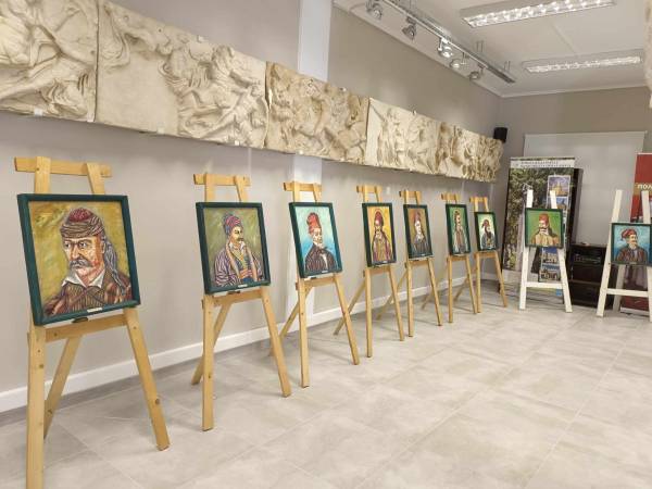 Πολεμικό Μουσείο Καλαμάτας: Σε εξέλιξη η έκθεση ξυλόγλυπτων πορτρέτων ηρώων
