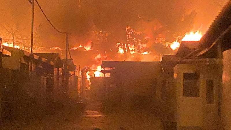 Μυτιλήνη: Δύο νέα μέτωπα πυρκαγιάς στο ΚΥΤ της Μόριας