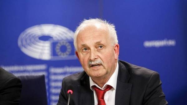 Ο. Μπούλμαν: Η αντιπολίτευση της πΓΔΜ να σεβαστεί τη βούληση της πλειοψηφίας των ψηφισάντων