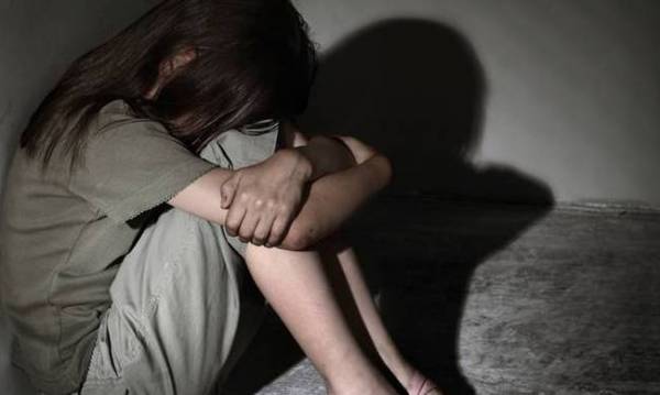 Απόπειρα βιασμού στη Μικρομάνη: Της... την έπεσε έξω από το νεκροταφείο