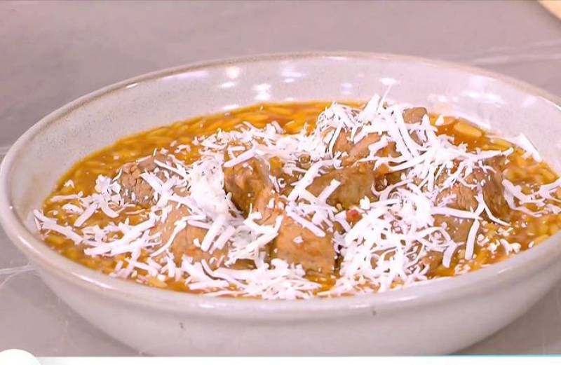 Μοσχάρι γιουβέτσι με κριθαράκι στο φούρνο (βίντεο)
