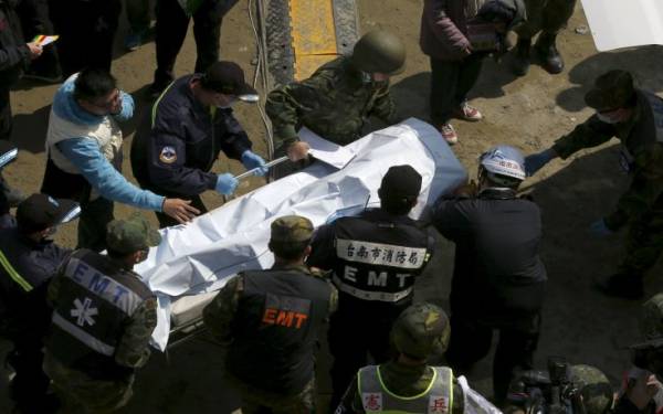 Ταϊβάν: Τουλάχιστον 17 άνθρωποι σκοτώθηκαν από εκτροχιασμό τρένου