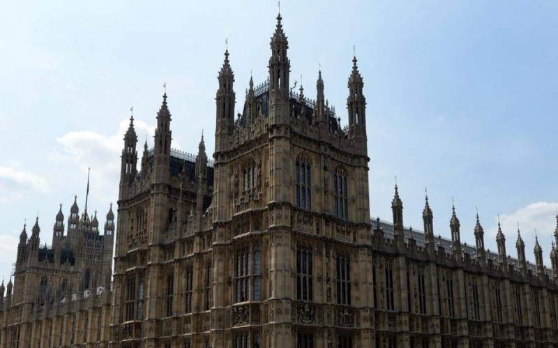Βρετανία: Αναστολή των εργασιών του κοινοβουλίου έως τα μέσα Οκτωβρίου
