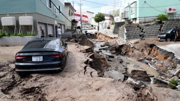 Σεισμός 6,7 Ρίχτερ στην Ιαπωνία - Τουλάχιστον ένας νεκρός και 32 αγνοούμενοι