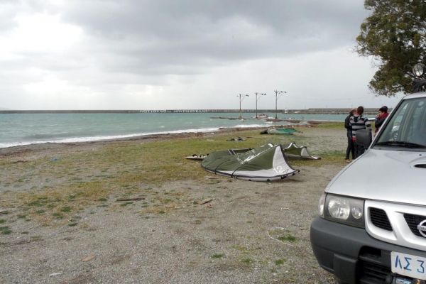 Το kite surfing είναι επικίνδυνο στο λιμάνι σύμφωνα με το Λιμενικό