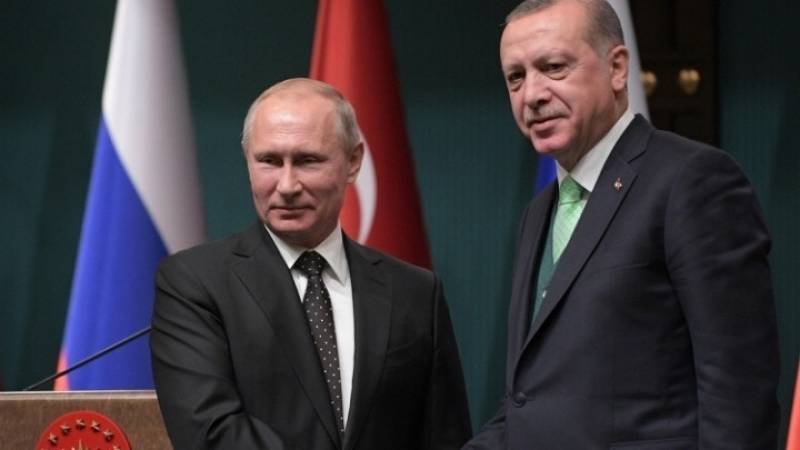 Στη Μόσχα προσκαλεί τον Ερντογάν ο Πούτιν