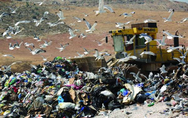 Θάβουν την αυτοδιοίκηση μαζί με τα σκουπίδια της Πελοποννήσου