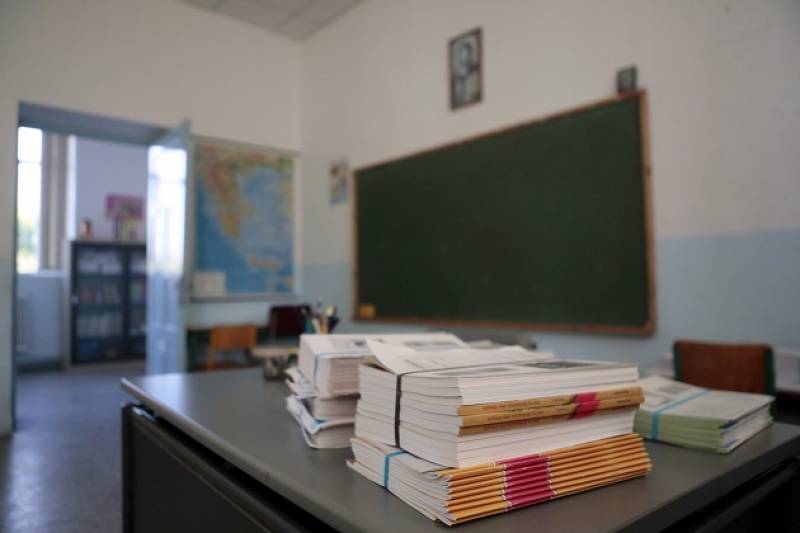 «Καμπάνα» σε 4 μαθητές για τη ρίψη ναφθαλίνης σε σχολεία στο Αγρίνιο