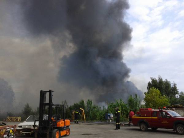 Μεγάλη πυρκαγιά στο Ασπρόχωμα (βίντεο-φωτογραφίες)