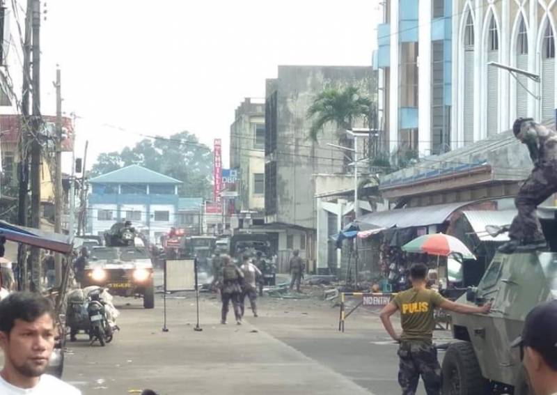 Φιλιππίνες: Διπλή έκρηξη σε εκκλησία, τουλάχιστον 19 νεκροί (φωτο)