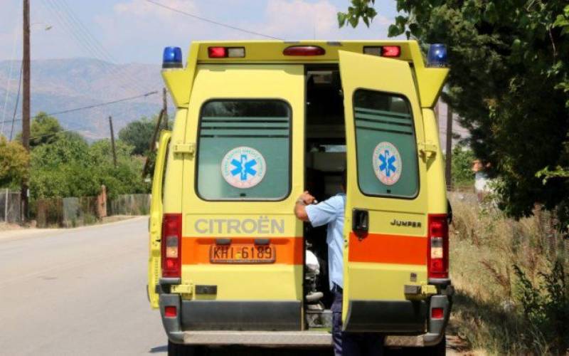 Άνδρας βρέθηκε αιμόφυρτος σε δρόμο της Κρήτης