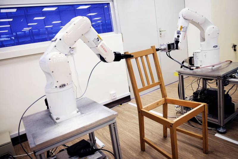 Τα πρώτα ρομπότ που συναρμολογούν έπιπλα της ΙΚΕΑ (Βίντεο)