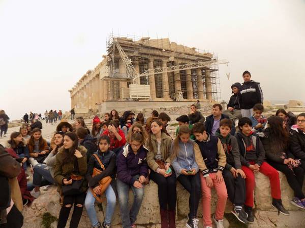 Το Γυμνάσιο Μεσσήνης ξεναγήθηκε στην Ακρόπολη (φωτογραφίες)