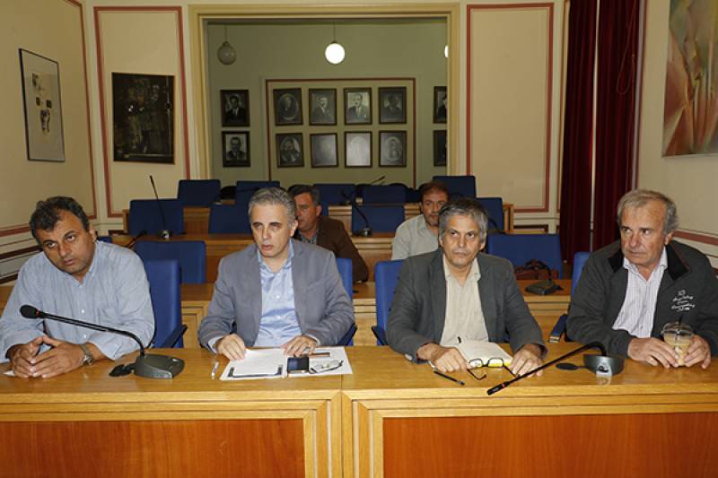 Υπό διάλυση η μείζων μειοψηφία του Δήμου Καλαμάτας: Ο ΣΥΡΙΖΑ ψάχνει για δήμαρχο εκτός Μάκαρη