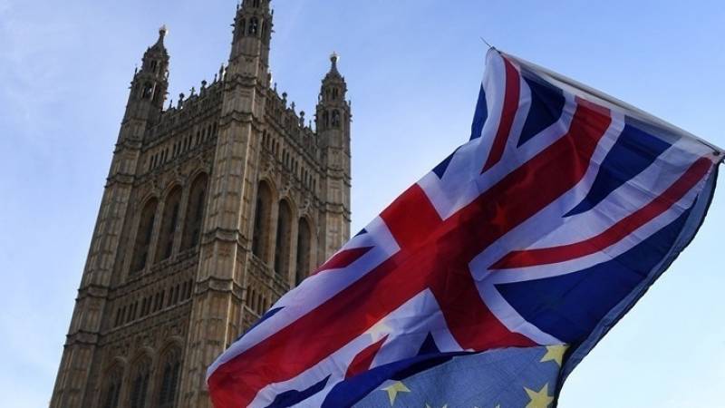 Brexit: «Η χώρα θα μετάνιωνε &quot;για πάντα&quot; μια έξοδο από την ΕΕ χωρίς συμφωνία», λέει ο Κλαρκ