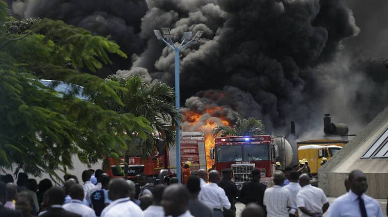 Νιγηρία: 12 νεκροί από έκρηξη βυτιοφόρου με καύσιμα