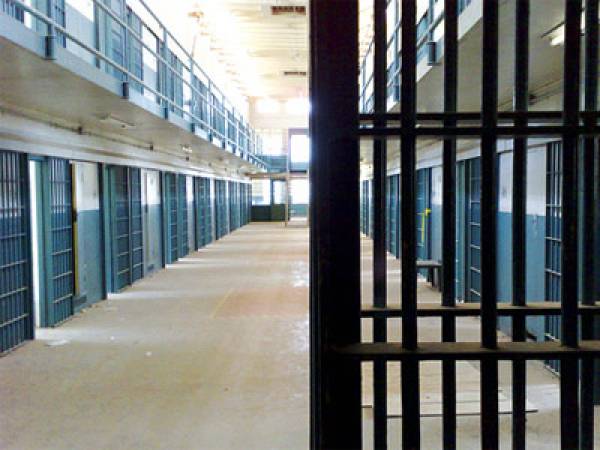 Διακοπές στη… φυλακή θα κάνουν 3 &quot;ποντικοί&quot; που συνδύαζαν παραθερισμό και κλοπές