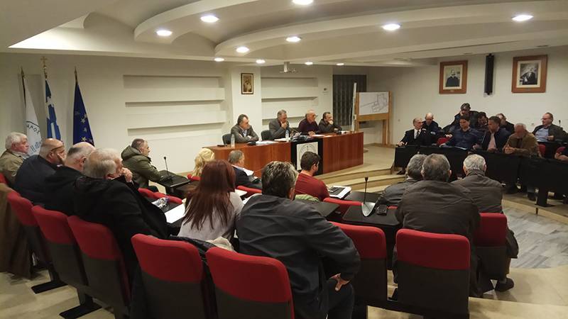Προεκλογικό σκηνικό με φόντο το Καλαμάτα - Ριζόμυλος στο Δημοτικό Συμβούλιο Μεσσήνης