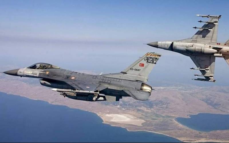 Πτήσεις τουρκικών F-16 πάνω από τις Οινούσες και την Παναγιά
