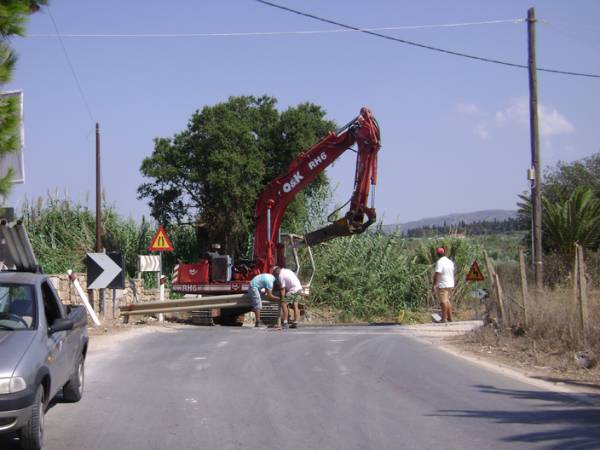 Ξεκίνησαν χθες εργασίες για το νέο γεφύρι στο Λαγκούβαρδο