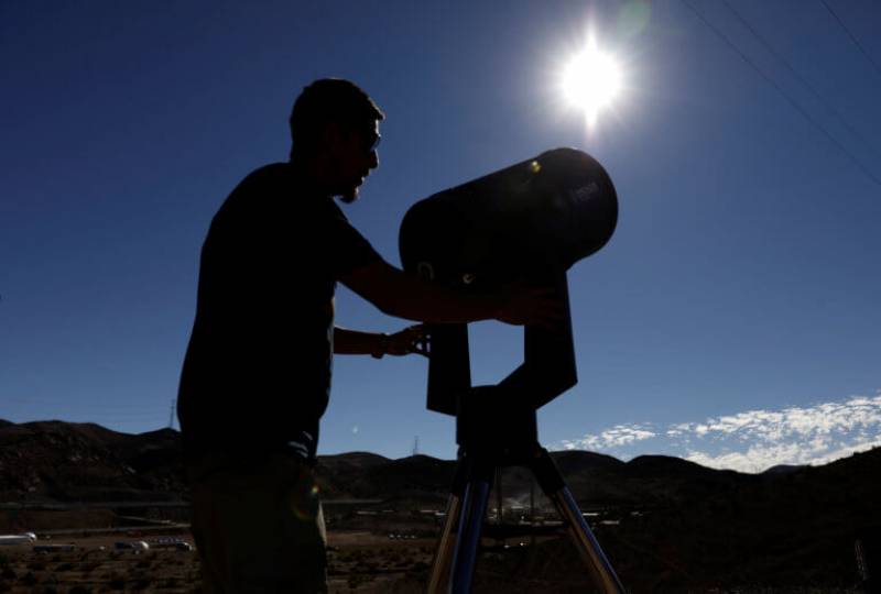 Ολική έκλειψη ηλίου πάνω από τη Χιλή