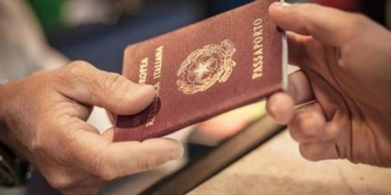 3 συλλήψεις στο αεροδρόμιο Καλαμάτας για πλαστά ταξιδιωτικά έγγραφα