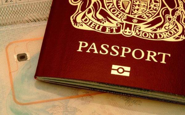 Συνελήφθη ζευγάρι Τούρκων με πλαστά διαβατήρια στο αεροδρόμιο Καλαμάτας