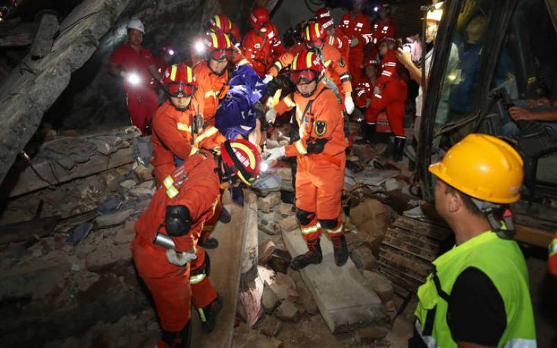 Τουλάχιστον 12 νεκροί από ισχυρό σεισμό στην Κίνα