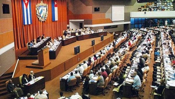 Εγκρίθηκε από το κοινοβούλιο της Κούβας το νέο Σύνταγμα
