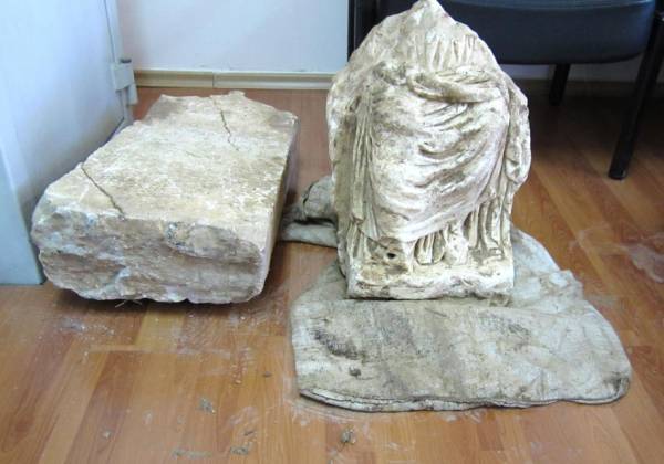 Μεγάλη επιχείρηση για υπόθεση αρχαιοκαπηλίας με έρευνες και στην Πελοπόννησο