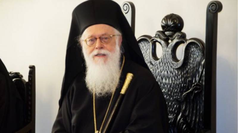 Σταθερή και ελεγχόμενη επί του παρόντος η κατάσταση της υγείας του Αρχιεπισκόπου Αλβανίας