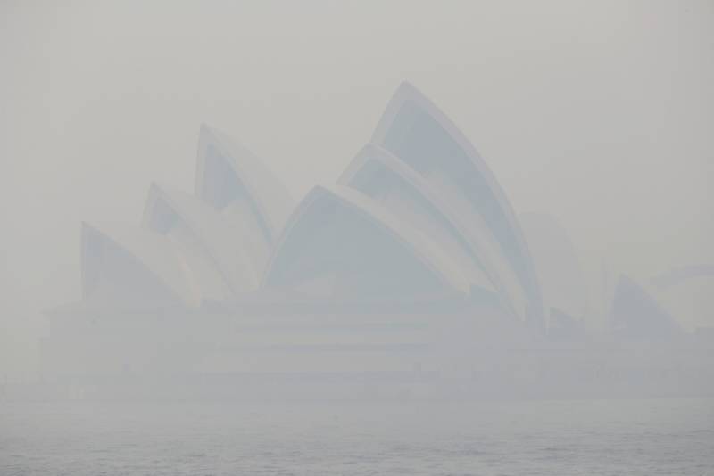 Αυστραλία: «Πνίγεται» από τους καπνούς το Σίδνεϊ (Βίντεο)