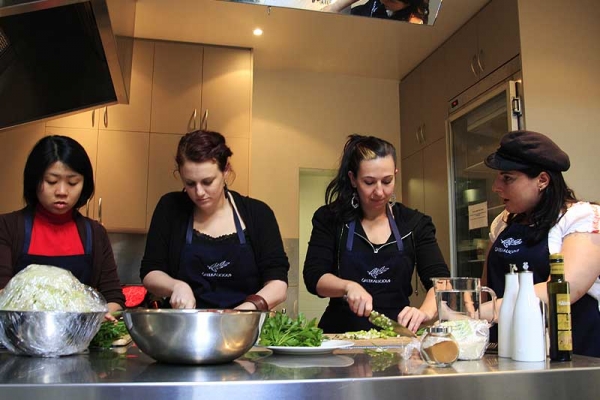 Το αυστραλιανό Σχολείο Ελληνικής Μαγειρικής ταξιδεύει στη Μεσσηνία 