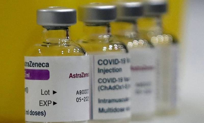 Τη Δευτέρα ανακοινώνεται η χορήγηση του εμβολίου της AstraZeneca και για τους άνω των 65
